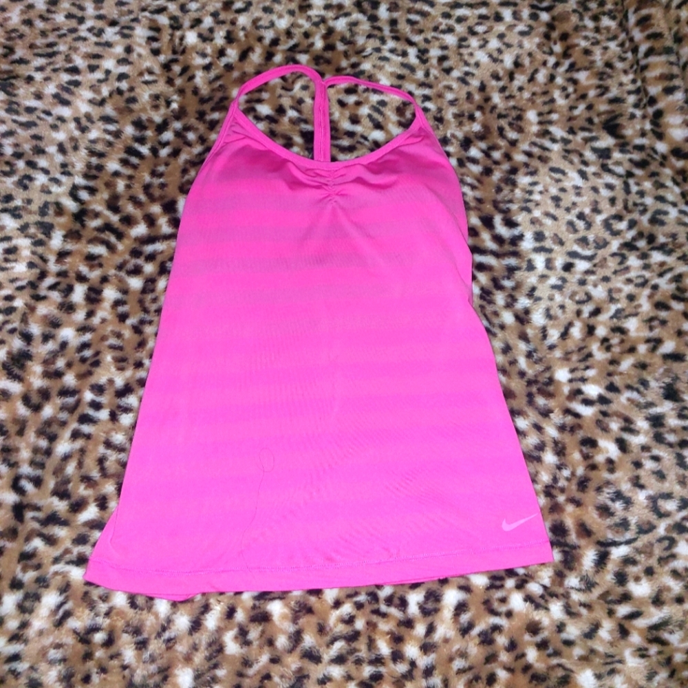 Nike Slim Fit Dri Fit pink size S